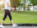 Đi bộ nhanh giúp bạn đốt cháy calo giảm cân rất hiệu quả