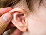Trẻ có thể bị viêm tai giữa